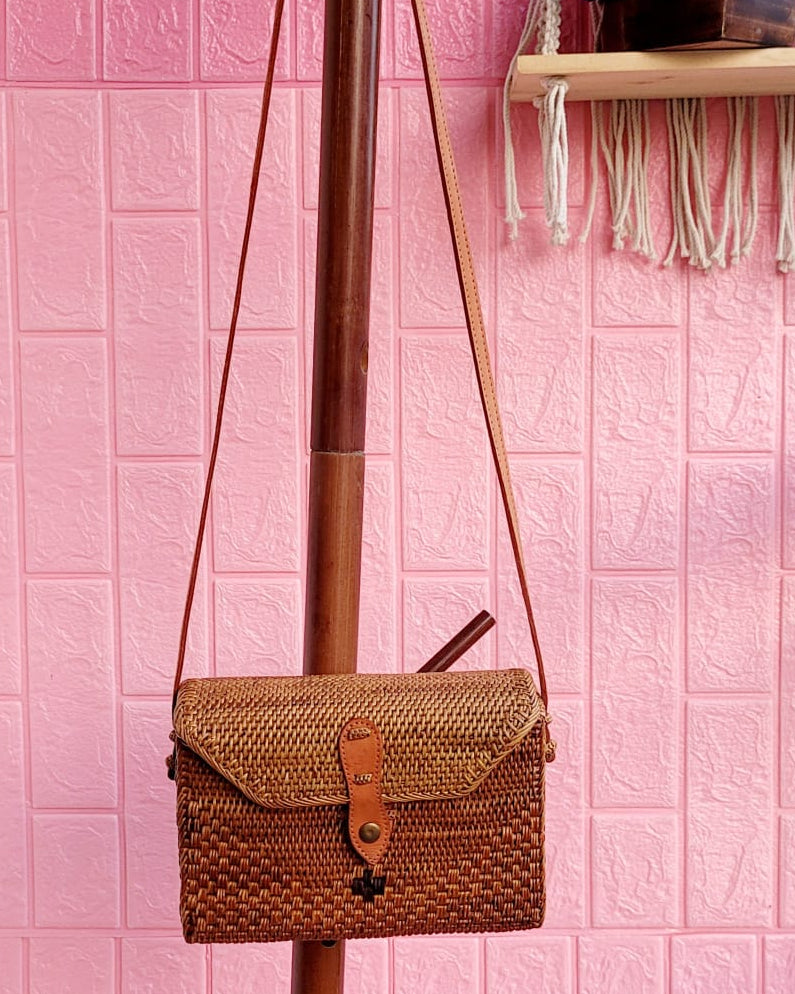 island-weave-beach-bag